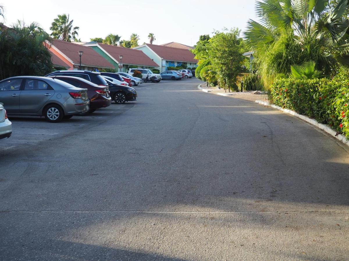 Kas Di Bami A-186 Op Seru Coral Resort - Ruim Appartement Met Groot Zwembad En Tropische Tuin Вилемстад Екстериор снимка